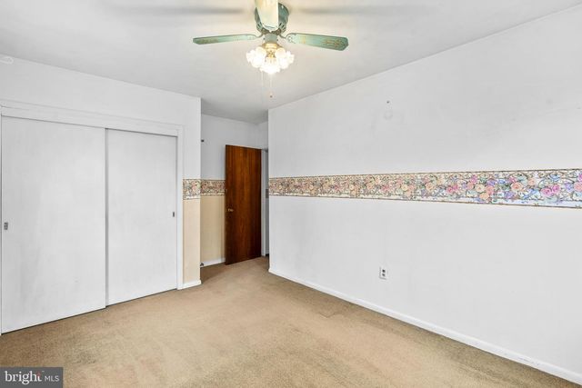 105 SPRING AVE, Holland, PA 18966
