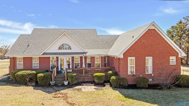 64 Meadows Drive, Rainsville, AL 35986