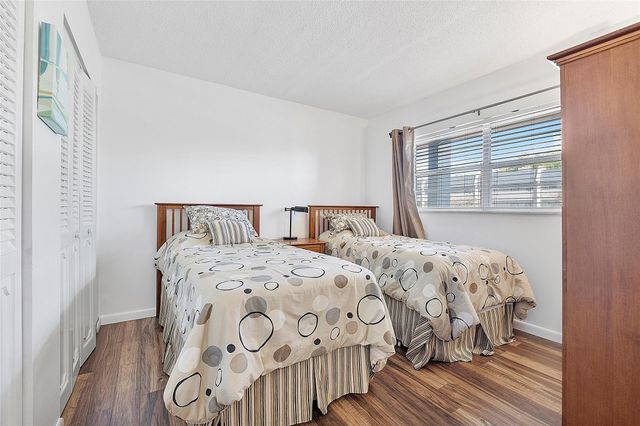 7847 Golf Circle Drive 211, Margate, FL 33063