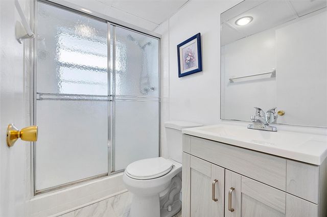 7847 Golf Circle Drive 211, Margate, FL 33063