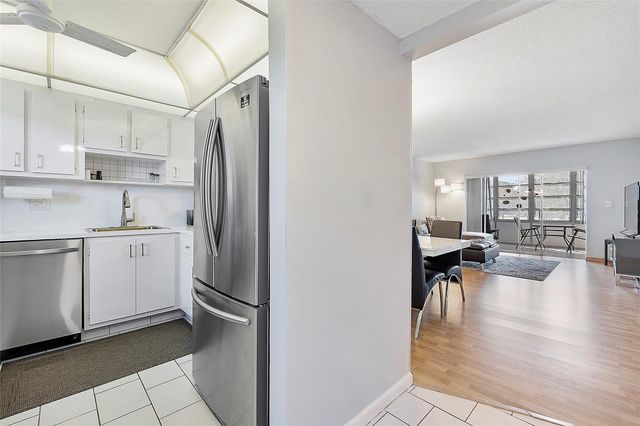 7847 Golf Circle Drive 211, Margate, FL 33063