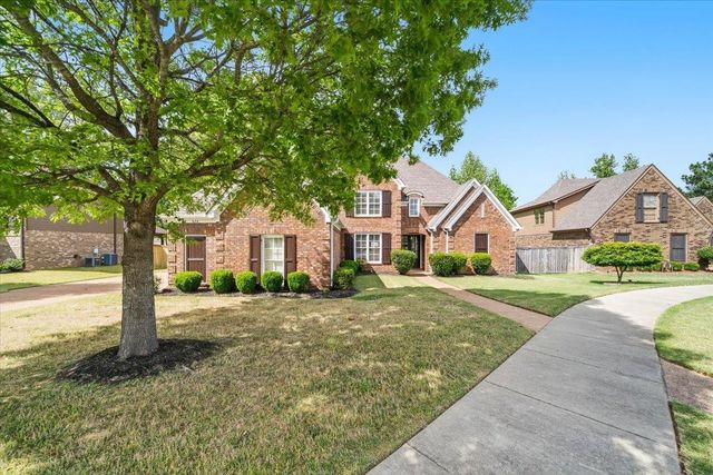 824 NINE OAKS LN, Collierville, TN 38017