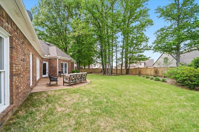 824 NINE OAKS LN, Collierville, TN 38017