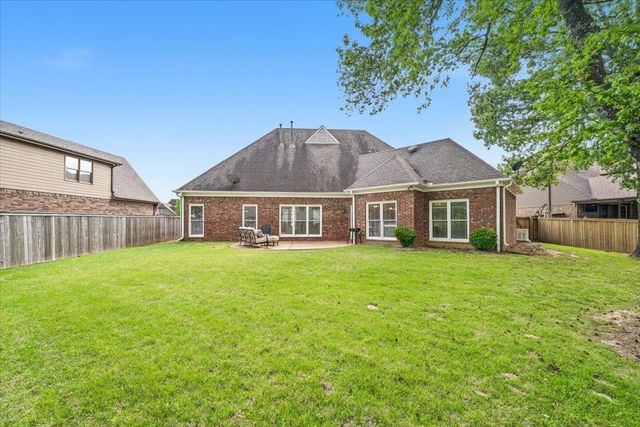 824 NINE OAKS LN, Collierville, TN 38017