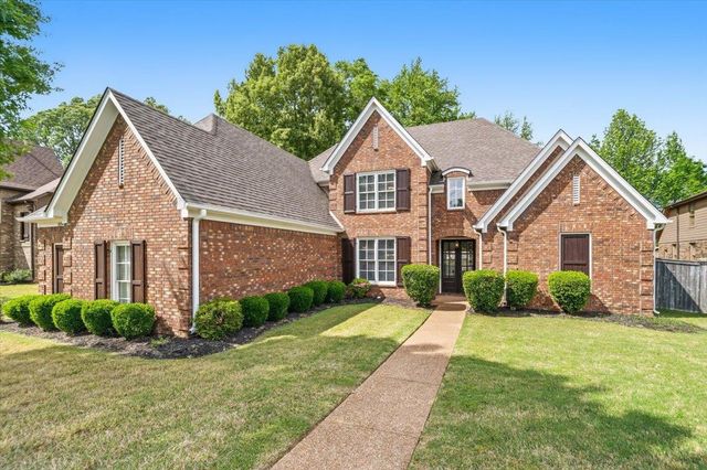 824 NINE OAKS LN, Collierville, TN 38017