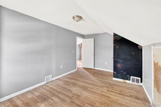 12716 Wilshire Drive, Detroit, MI 48213