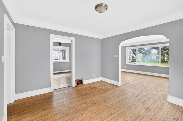 12716 Wilshire Drive, Detroit, MI 48213