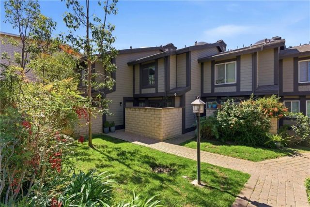 1095 Mesa Bluff, Costa Mesa, CA 92627