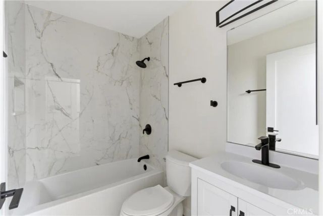 1095 Mesa Bluff, Costa Mesa, CA 92627