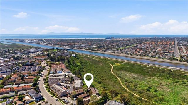 1095 Mesa Bluff, Costa Mesa, CA 92627