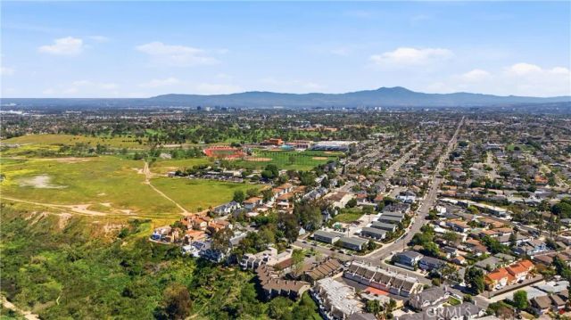 1095 Mesa Bluff, Costa Mesa, CA 92627