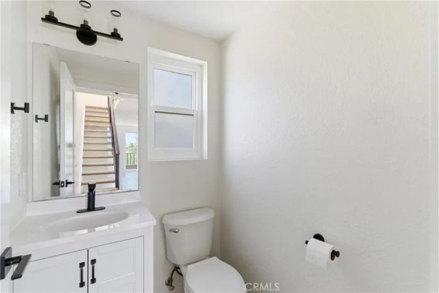 1095 Mesa Bluff, Costa Mesa, CA 92627