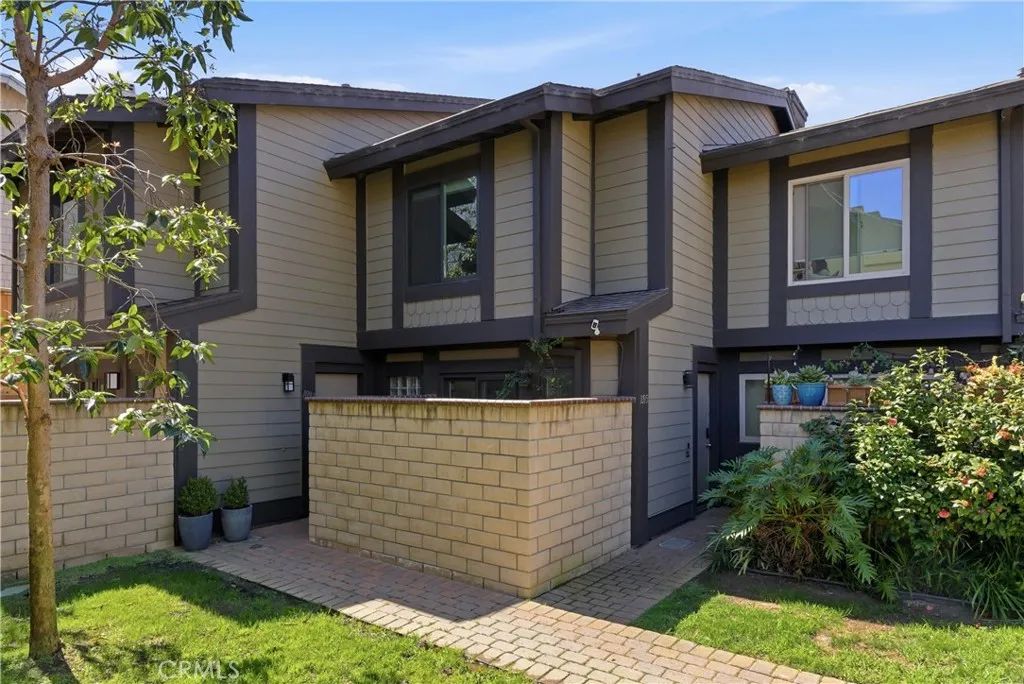 1095 Mesa Bluff, Costa Mesa, CA 92627