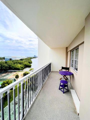 300 Bayview Drive 915, Sunny Isles Beach, FL 33160
