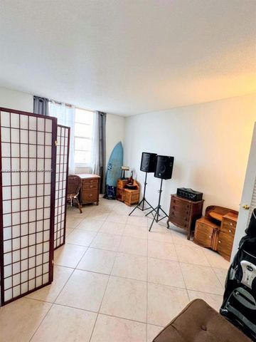 300 Bayview Drive 915, Sunny Isles Beach, FL 33160