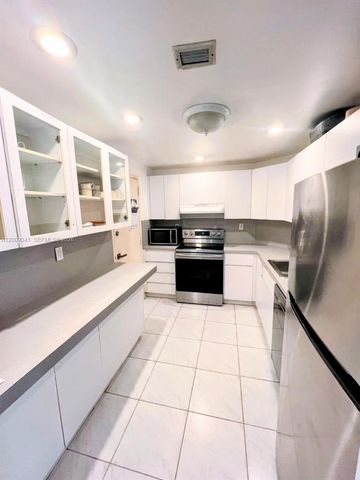 300 Bayview Drive 915, Sunny Isles Beach, FL 33160
