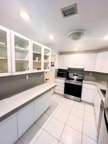 300 Bayview Drive 915, Sunny Isles Beach, FL 33160