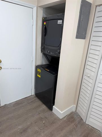 1950 W 54th St 115, Hialeah, FL 33012