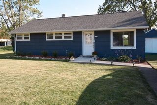 1027 W Walworth AVENUE, Whitewater, WI 53190