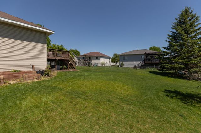 5714 49th Avenue NW, Rochester, MN 55901