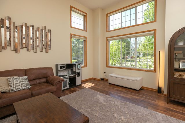 5714 49th Avenue NW, Rochester, MN 55901