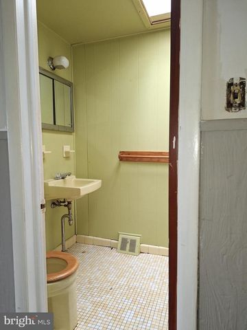 4029 GIDEON RD, Brookhaven, PA 19015