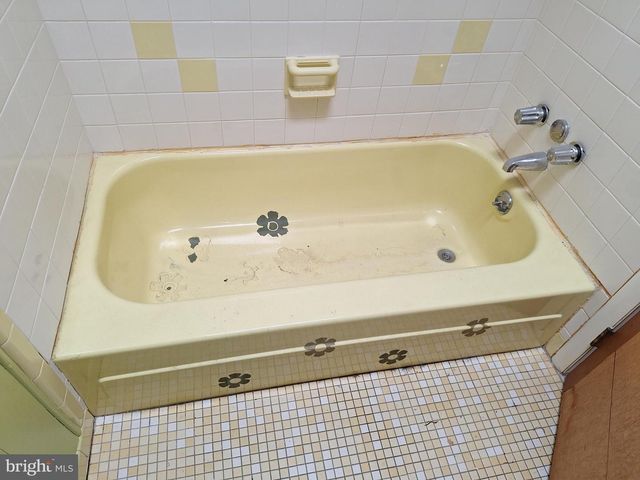 4029 GIDEON RD, Brookhaven, PA 19015