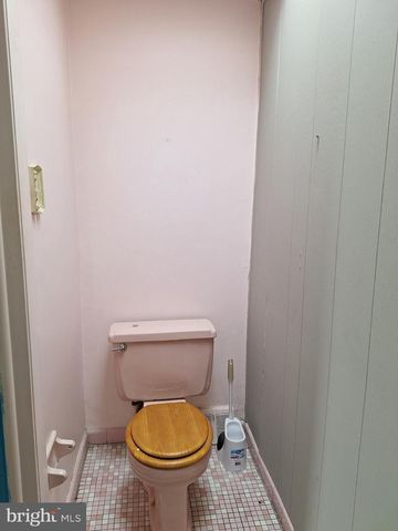 4029 GIDEON RD, Brookhaven, PA 19015