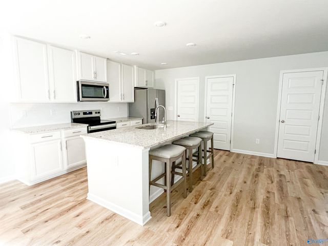 27982 Chalmers Circle, Harvest, AL 35749