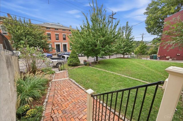524 Liberty Hill, Cincinnati, OH 45202