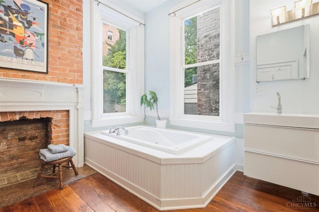 524 Liberty Hill, Cincinnati, OH 45202