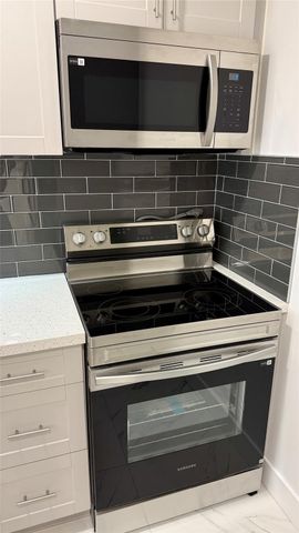 2250 NE 66th Street 1504, Fort Lauderdale, FL 33308