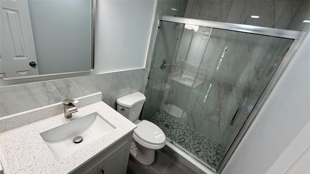 2250 NE 66th Street 1504, Fort Lauderdale, FL 33308