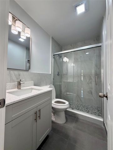 2250 NE 66th Street 1504, Fort Lauderdale, FL 33308