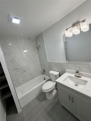 2250 NE 66th Street 1504, Fort Lauderdale, FL 33308