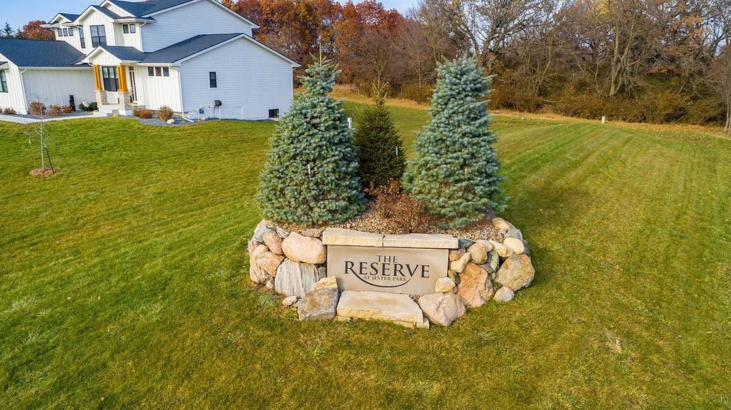 11204 NW 111th Court, Granger, IA 50109
