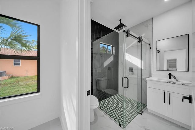 907 E 9th ST, Lehigh Acres, FL 33972