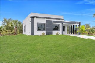 907 E 9th ST, Lehigh Acres, FL 33972