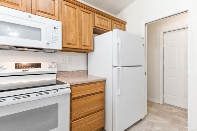 8450 Jarmen Ln, Pensacola, FL 32534