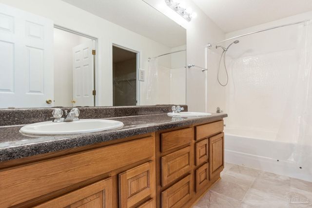 8450 Jarmen Ln, Pensacola, FL 32534