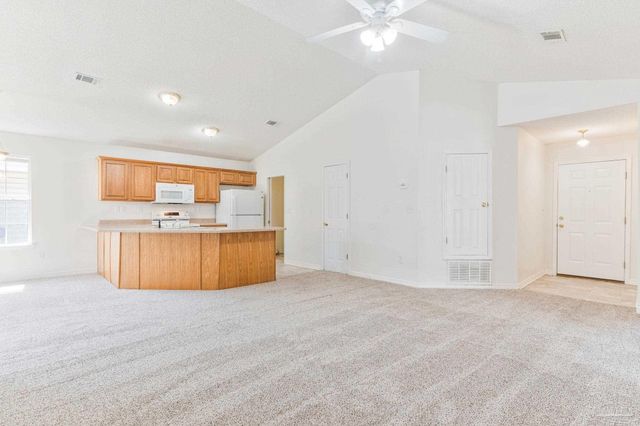 8450 Jarmen Ln, Pensacola, FL 32534