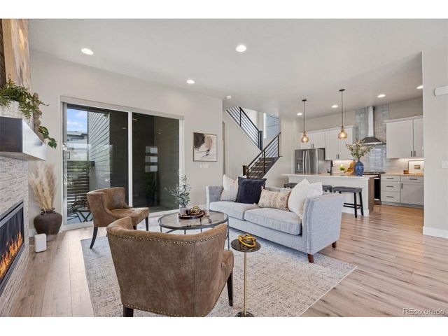 1562 Stablecross Dr, Castle Pines, CO 80108