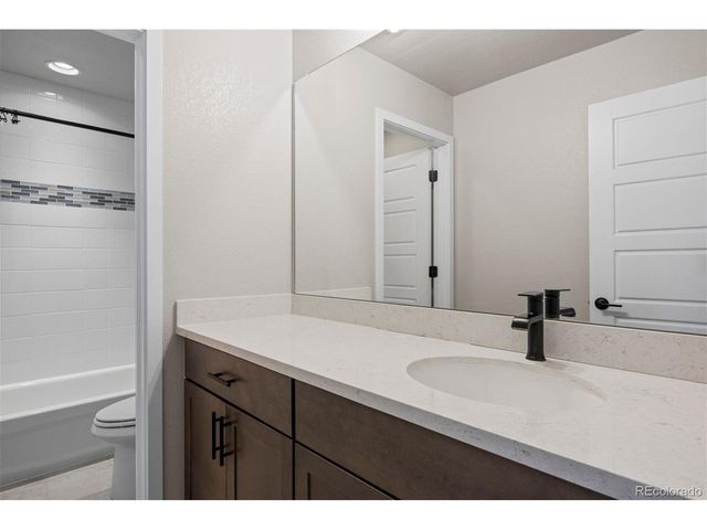 1562 Stablecross Dr, Castle Pines, CO 80108