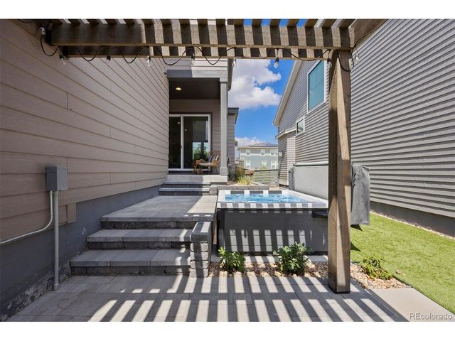1562 Stablecross Dr, Castle Pines, CO 80108