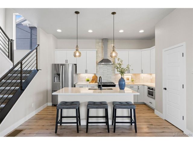 1562 Stablecross Dr, Castle Pines, CO 80108