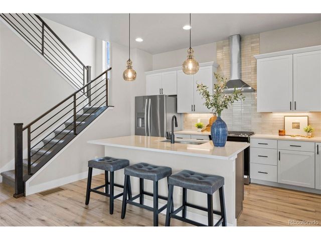 1562 Stablecross Dr, Castle Pines, CO 80108