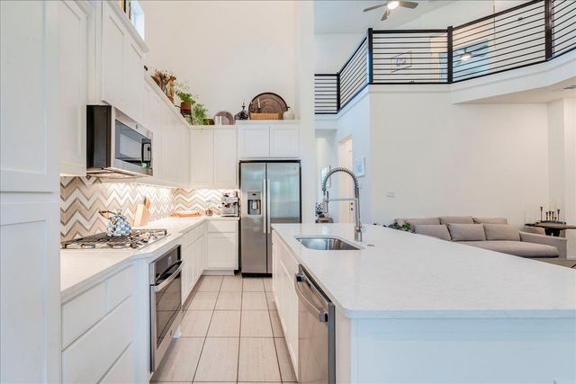 306 Olivia DR 125, Austin, TX 78738
