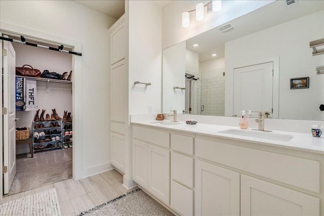 306 Olivia DR 125, Austin, TX 78738