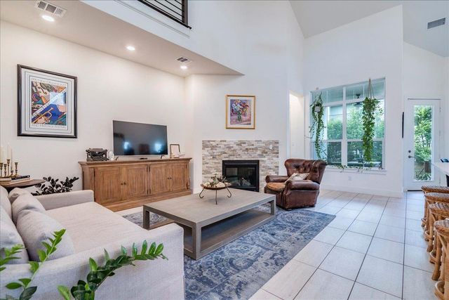 306 Olivia DR 125, Austin, TX 78738