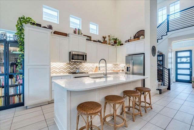 306 Olivia DR 125, Austin, TX 78738